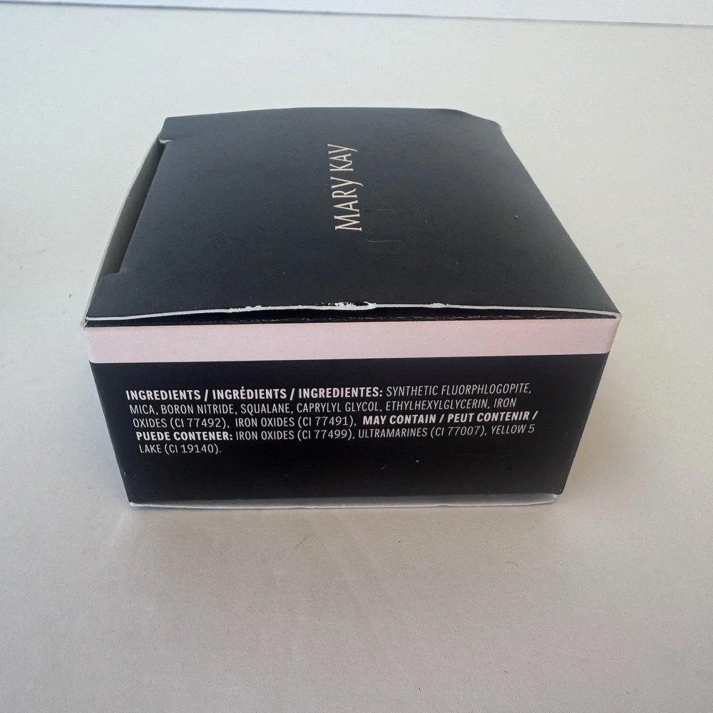 Mary Kay Silky Setting Powder Light To Medium Ivory New In Box 175891